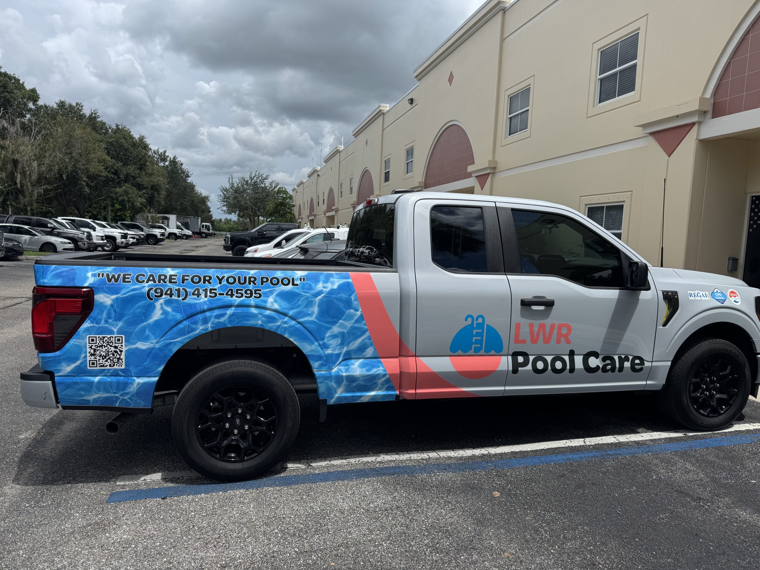 Top 5 Reasons to Invest in Fleet Graphics for Your Business Vehicles