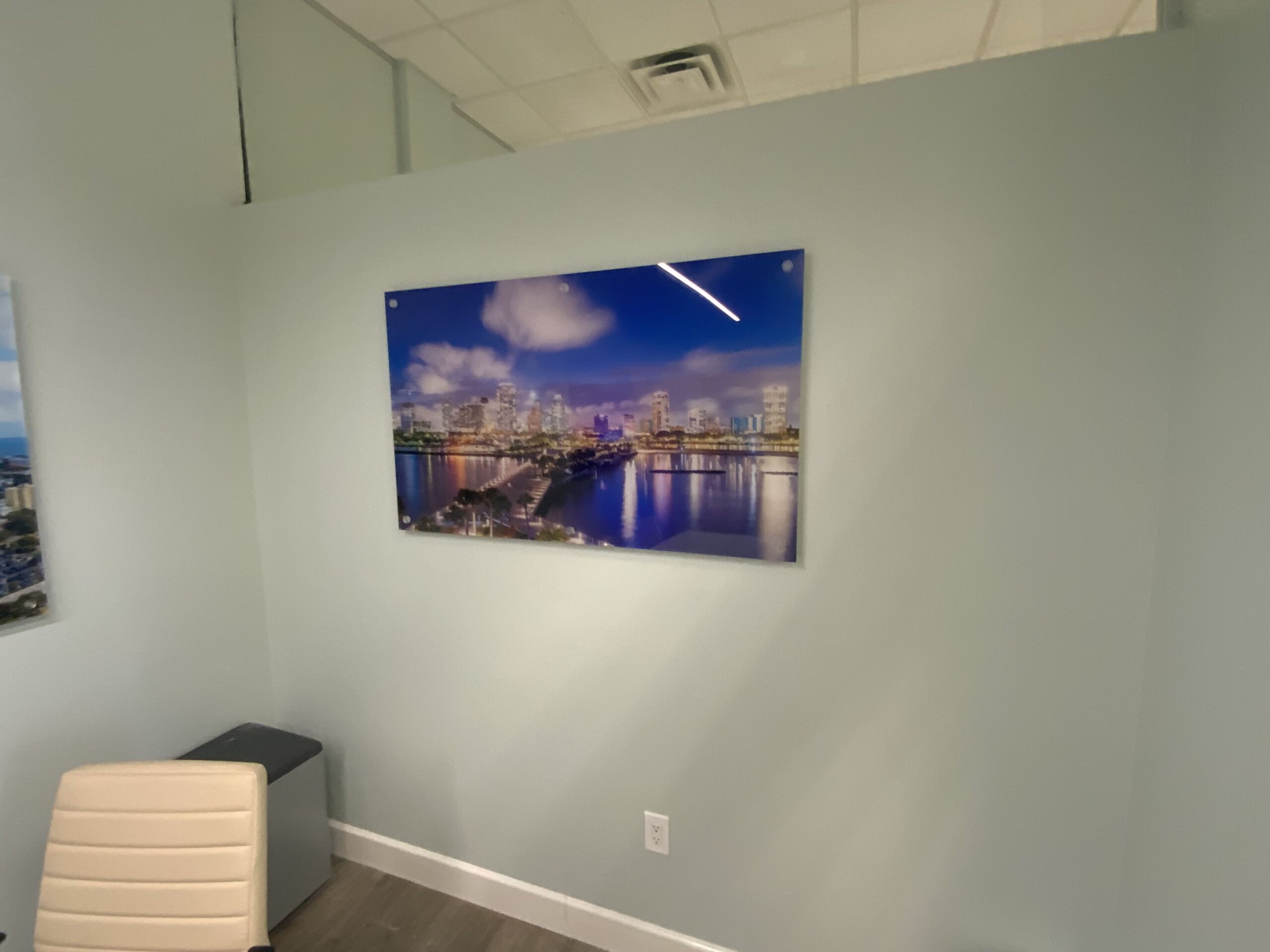The Best Wall Décor for Florida Offices (That Won’t Fade or Warp)